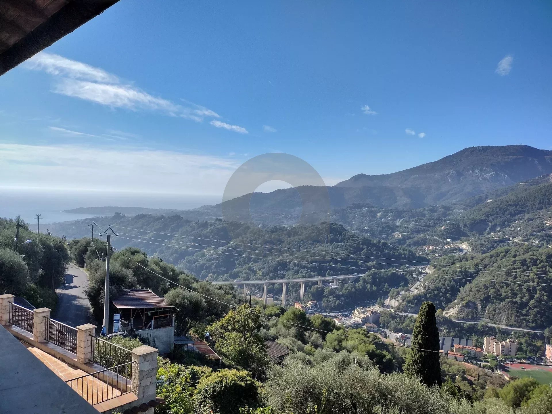 CASTELLAR : A LOUER 3P MEUBLE AVEC JARDIN