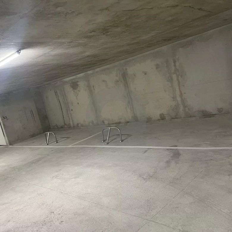 PARKING SOUS-SOL ROQUEBRUNE CENTRE