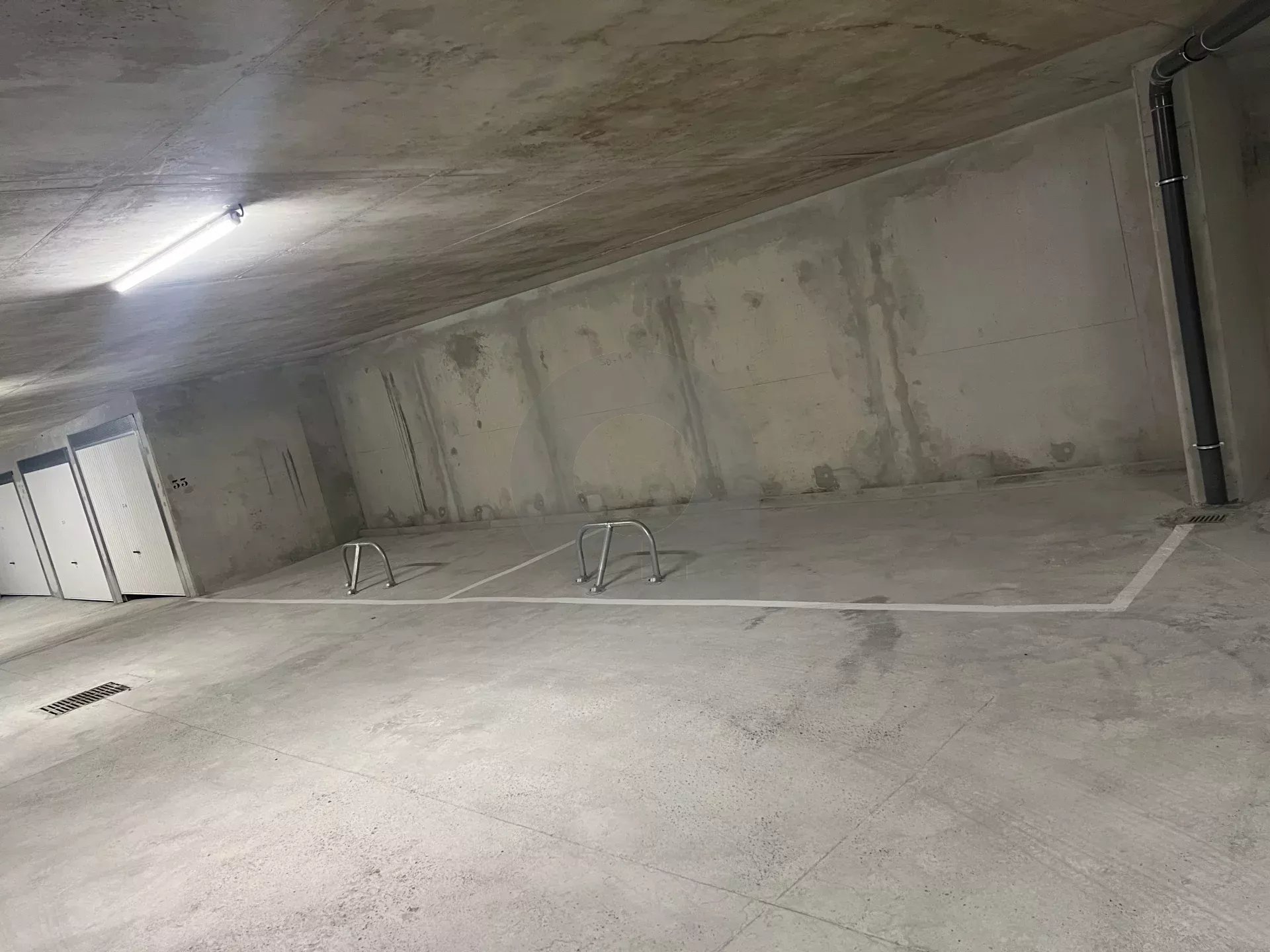PARKING SOUS-SOL ROQUEBRUNE CENTRE