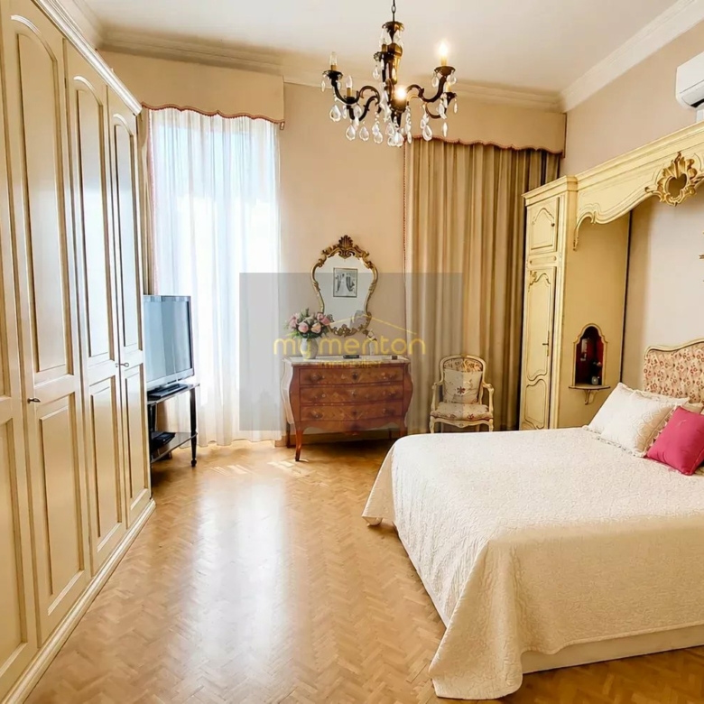 MENTON CENTRE ;  Appartement Bourgeois Front de mer
