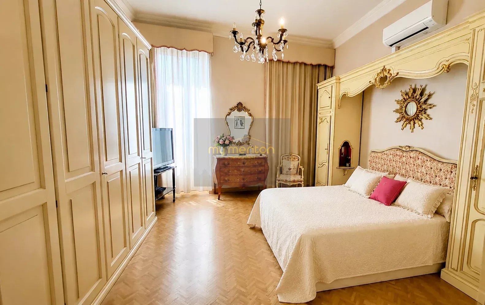 MENTON CENTRE ;  Appartement Bourgeois Front de mer