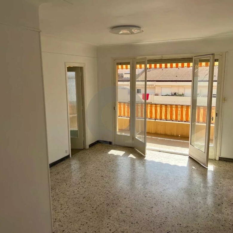 Beau STUDIO centre Menton