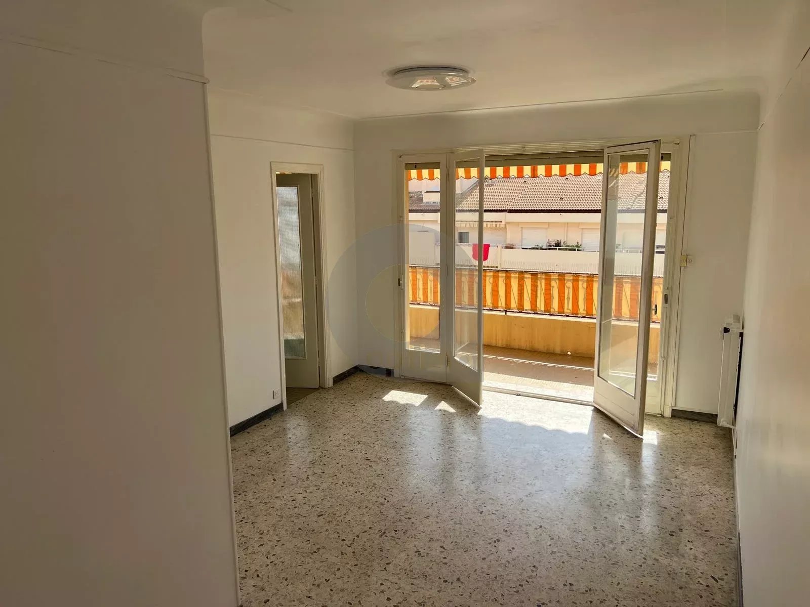 Beau STUDIO centre Menton