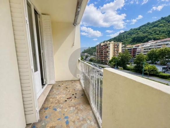 3P 60.43m2 traversant avec cave et parking