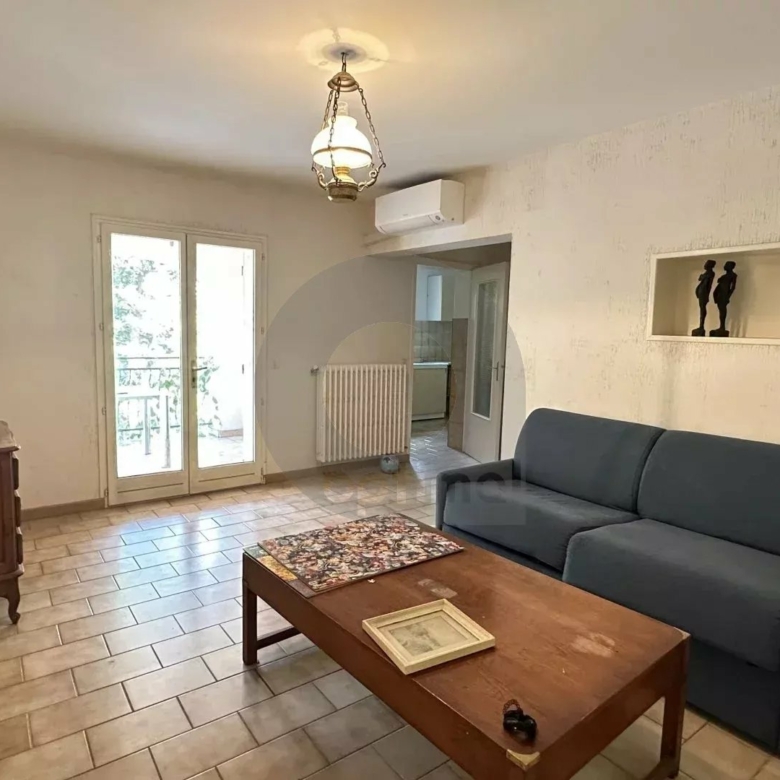 Menton – Cabrolles : Rare! Grande propriété avec magnifique terrain  – Vue dégagée – Accès direct