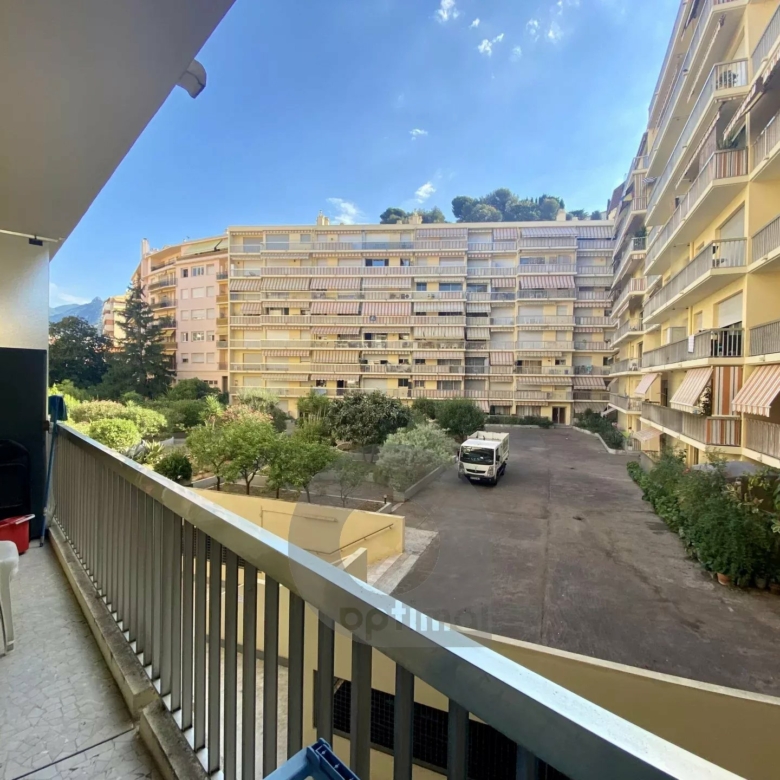 Menton secteur gare routière – Studio avec blacon – Cave