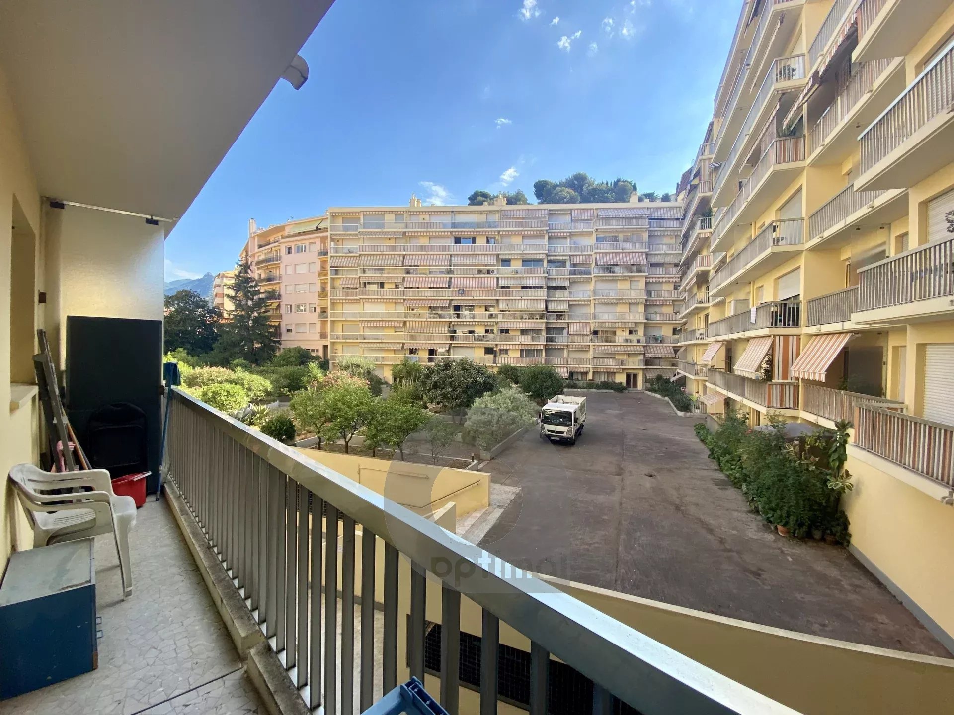 358b99c4b8f5b15c269010915f6665f4_2d6a2e37f9_1920-original-175854-0.jpg Menton secteur gare routière – Studio avec blacon – Cave