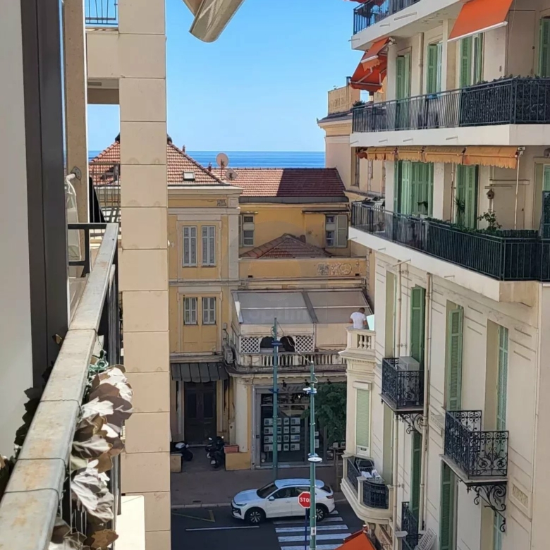 Menton Casino – Coquet studio – Immeuble récent – 100 mt des plages