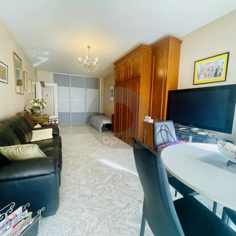 SUPERBE STUDIO 43m² – PLEIN CENTRE DE MENTON