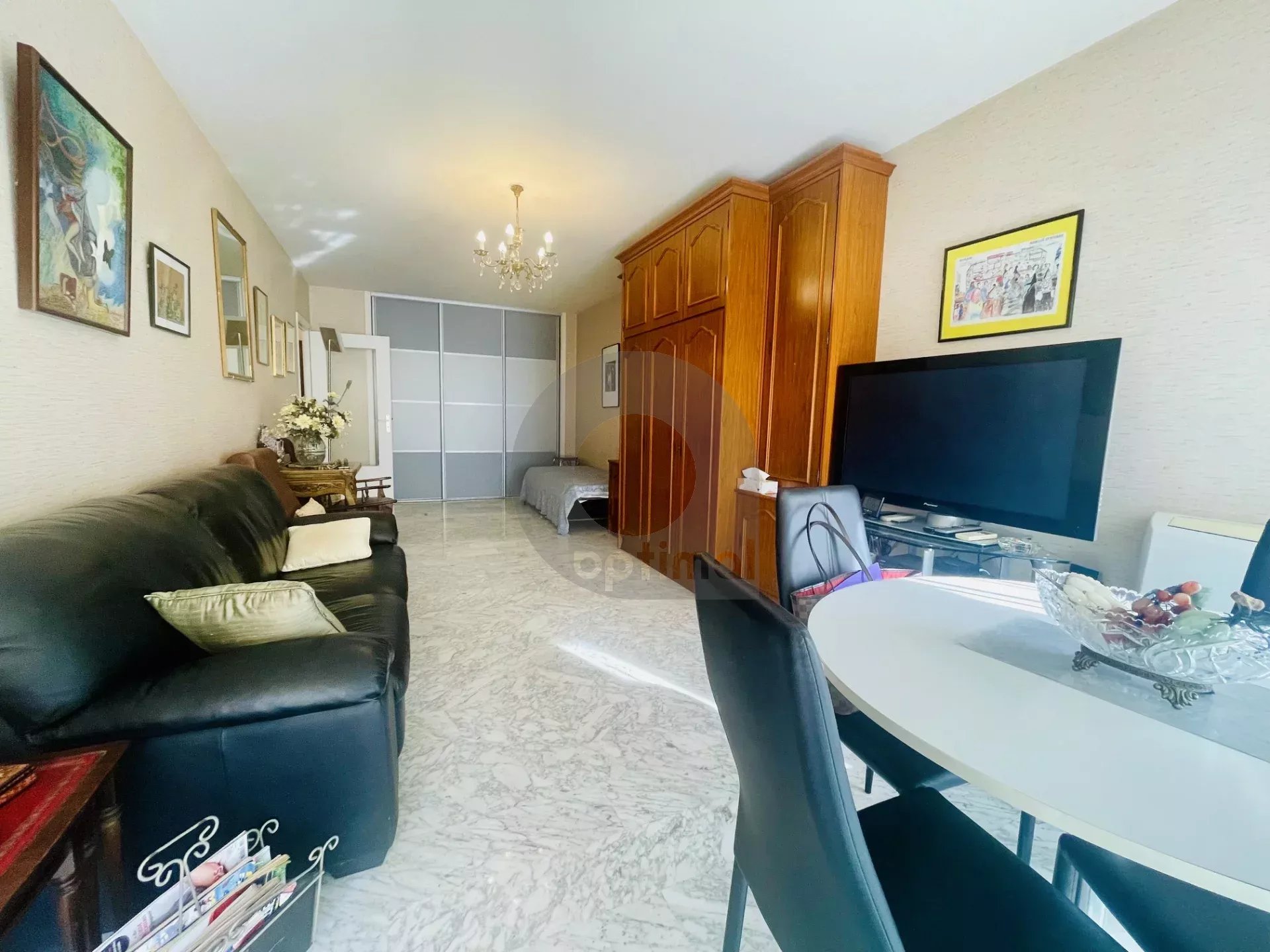SUPERBE STUDIO 43m² – PLEIN CENTRE DE MENTON