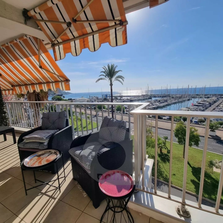 Menton Garavan, 2 p + terrasse + garage front de mer