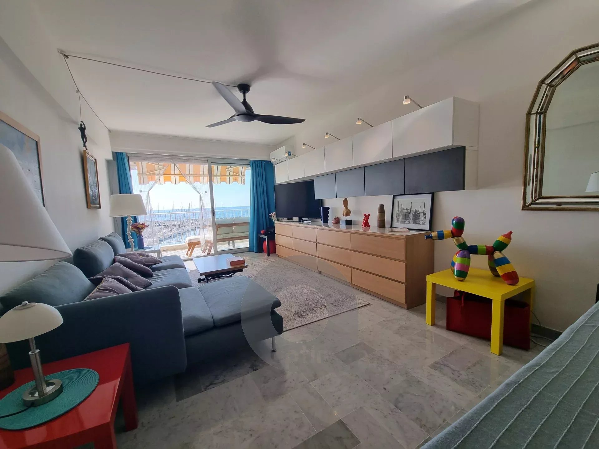 Menton Garavan, 2 p + terrasse + garage front de mer