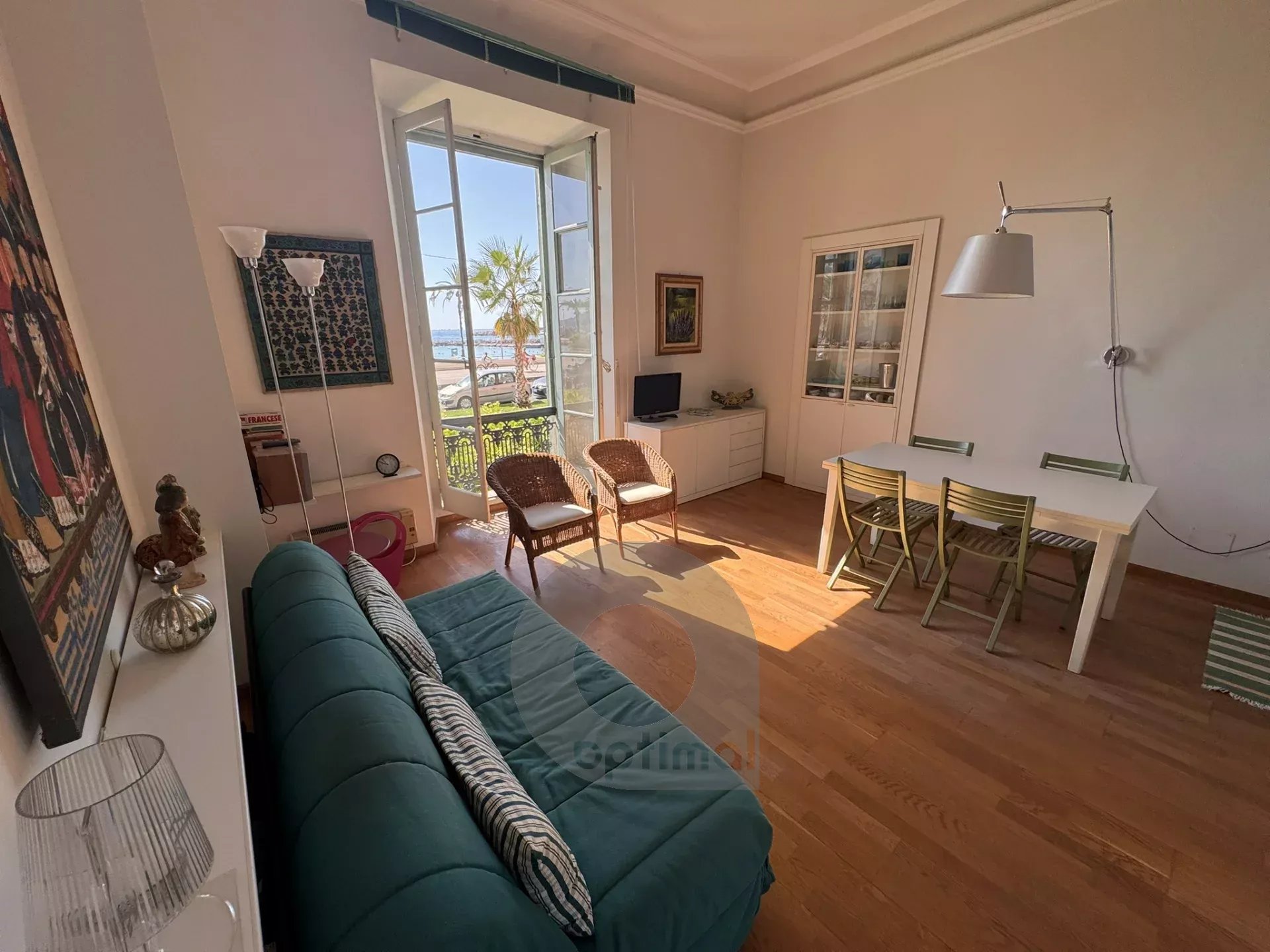 Appartement face à la mer à Menton