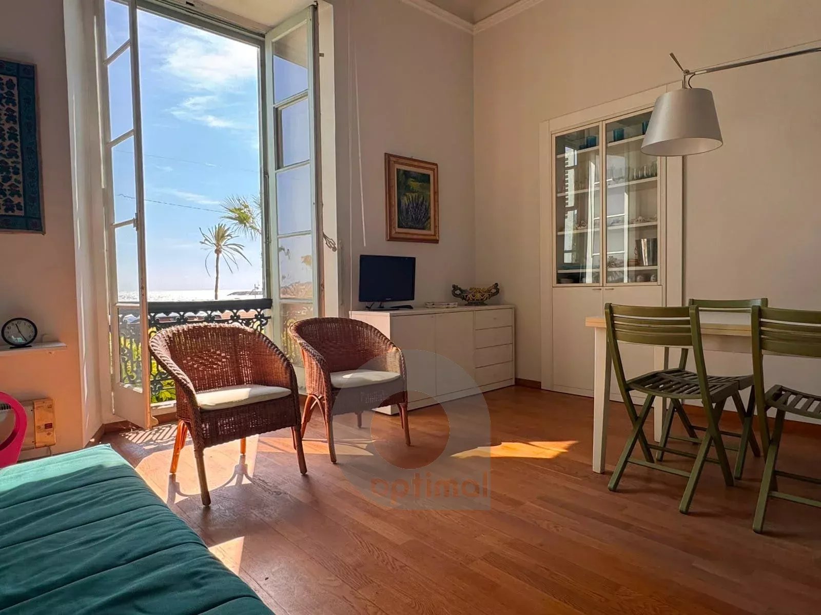 Appartement face à la mer à Menton