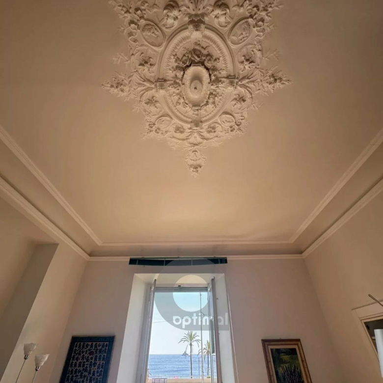Appartement face à la mer à Menton
