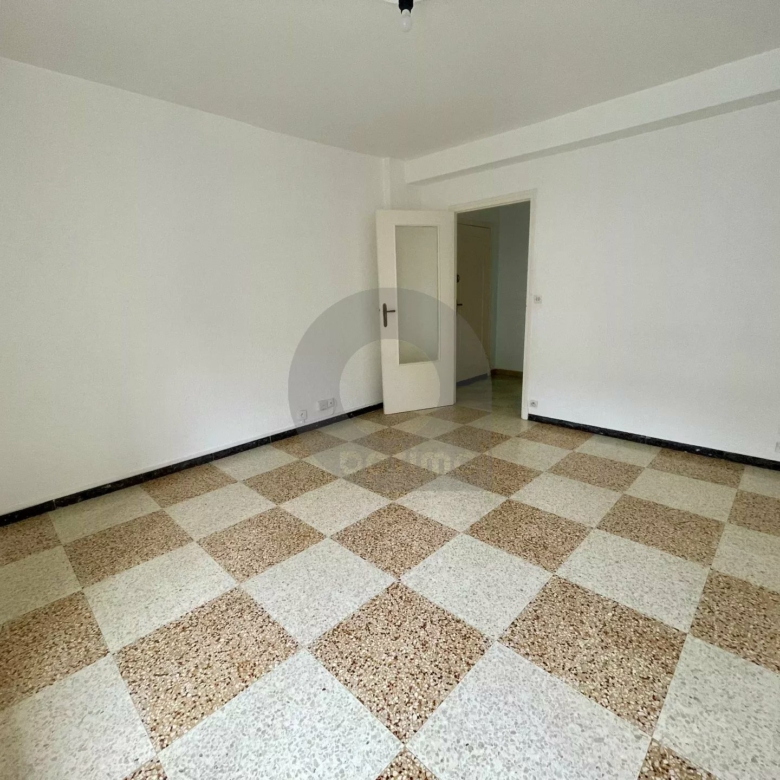 3P 60.43m2 traversant avec cave et parking