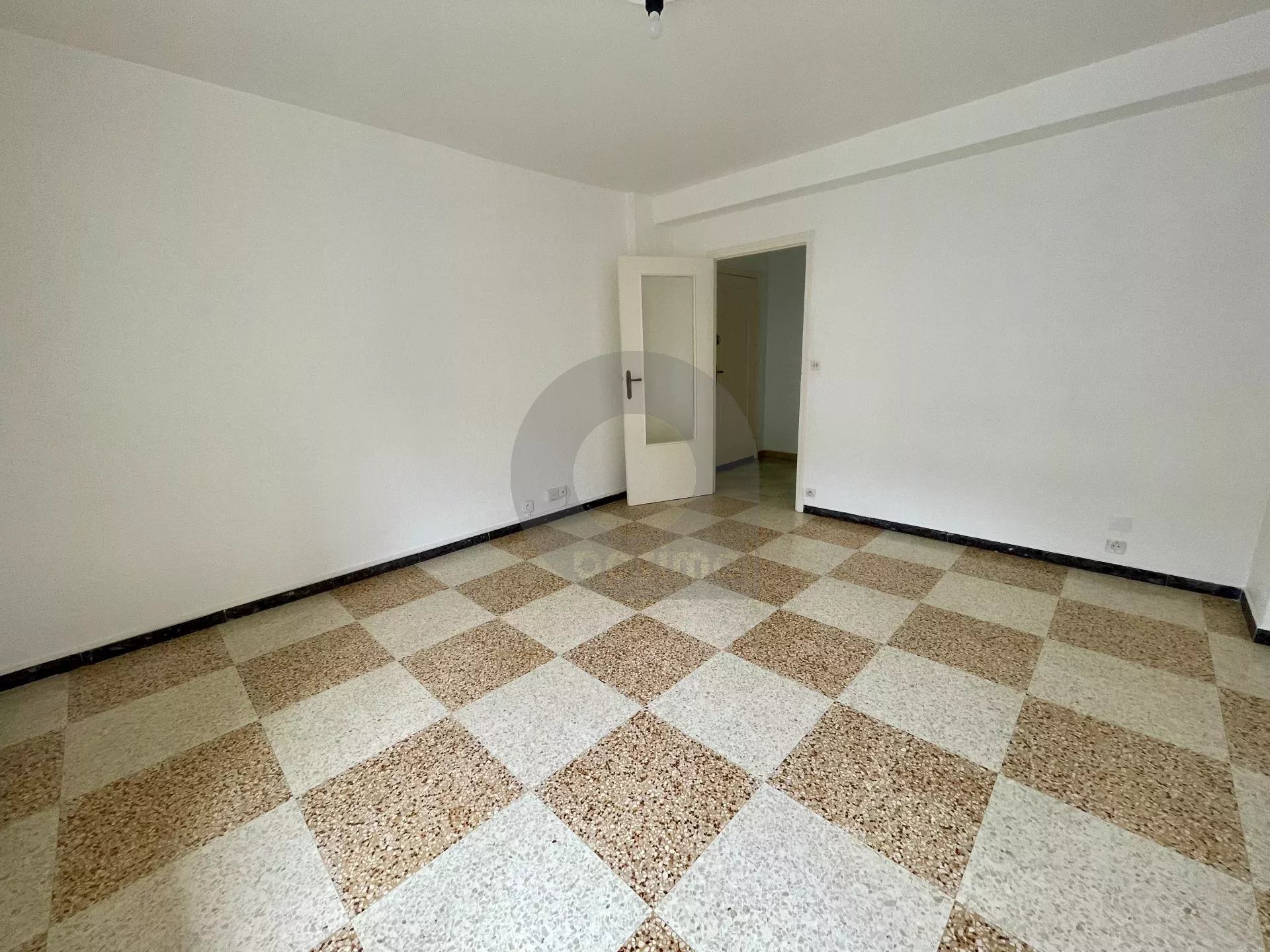 3P 60.43m2 traversant avec cave et parking