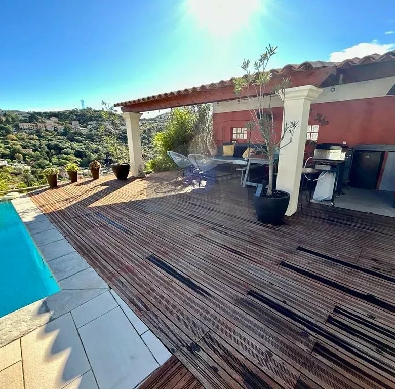 A VENDRE – LA TURBIE – MAISON DE CARACTERE 5P 170M2 – PISCINE POOLHOUSE JARDIN