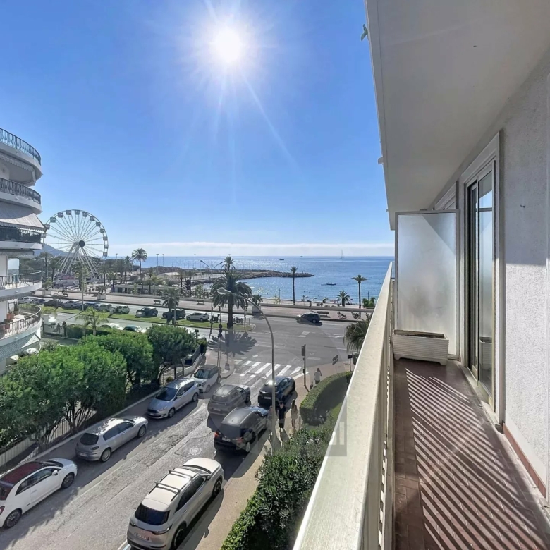 Menton Garavan – Résidence de grand standing – 2 pièces avec balcon – Vue latérale mer