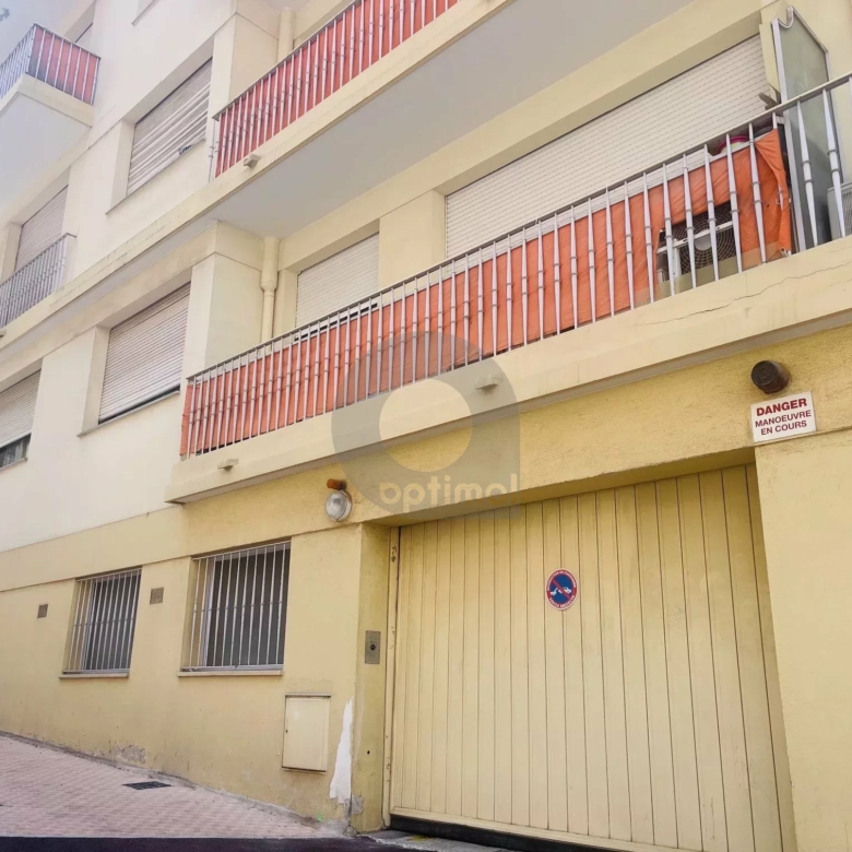 CENTRE VILLE DE MENTON – GARAGE DE 43m²