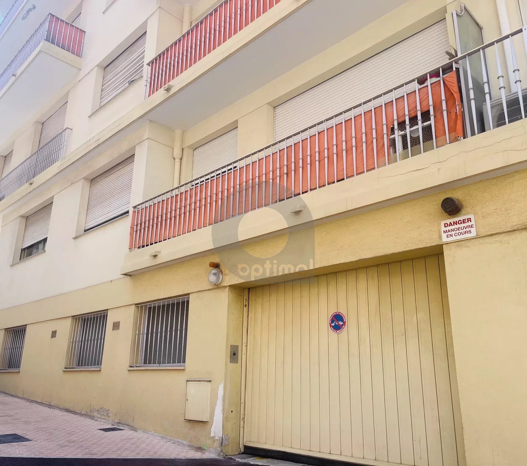 CENTRE VILLE DE MENTON – GARAGE DE 43m²