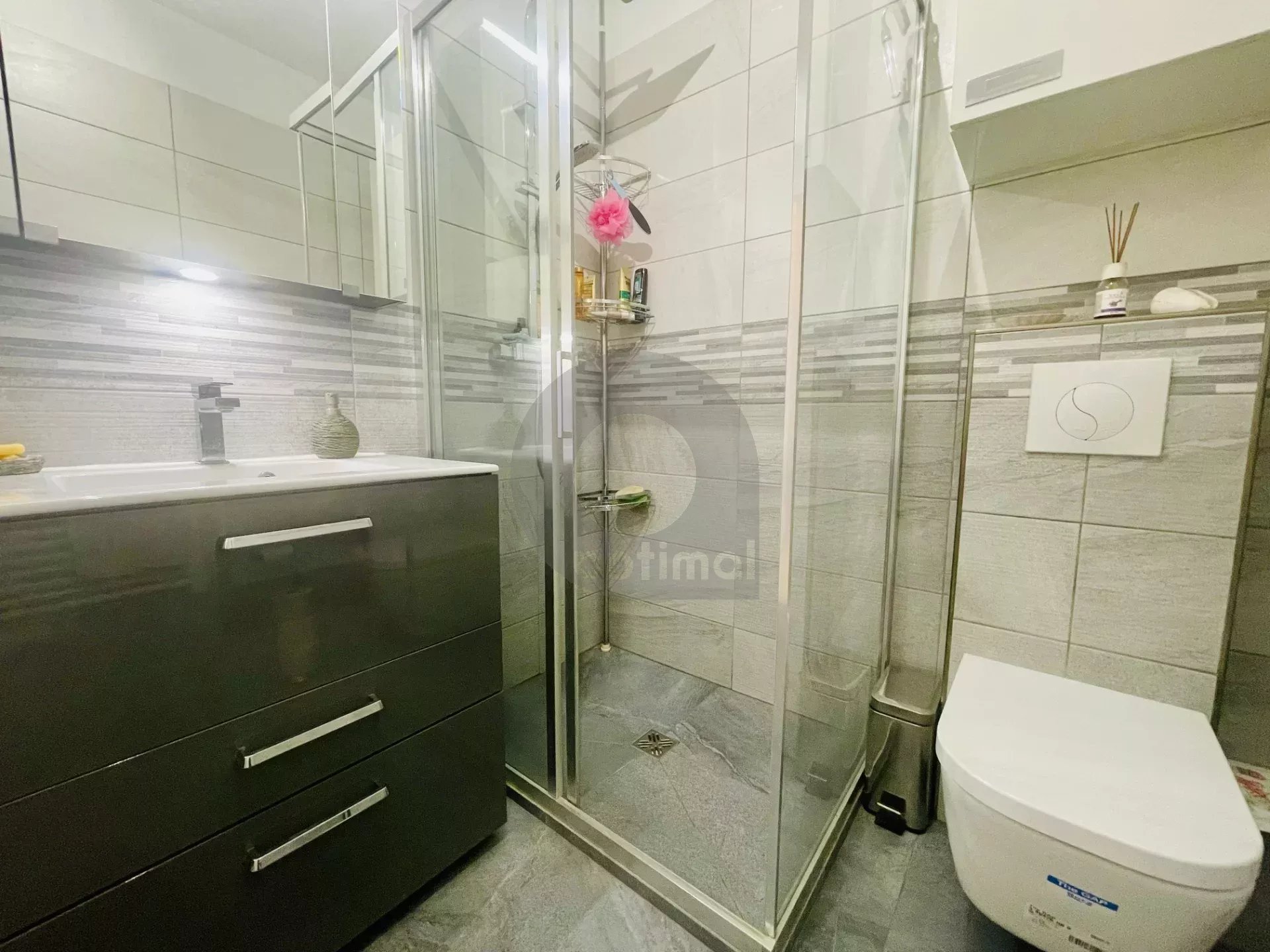 SUPERBE STUDIO 43m² – PLEIN CENTRE DE MENTON