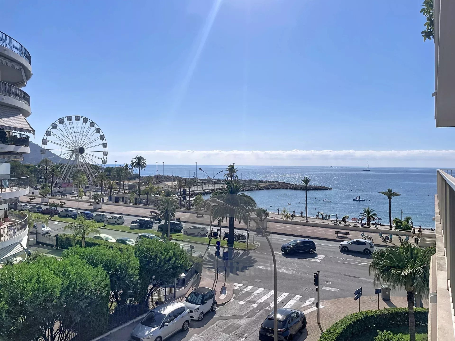 Menton Garavan – Résidence de grand standing – 2 pièces avec balcon – Vue latérale mer