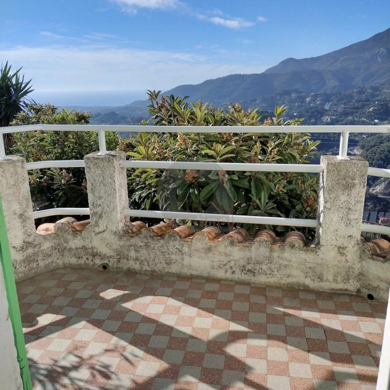CASTELLAR : A LOUER 3P MEUBLE AVEC JARDIN