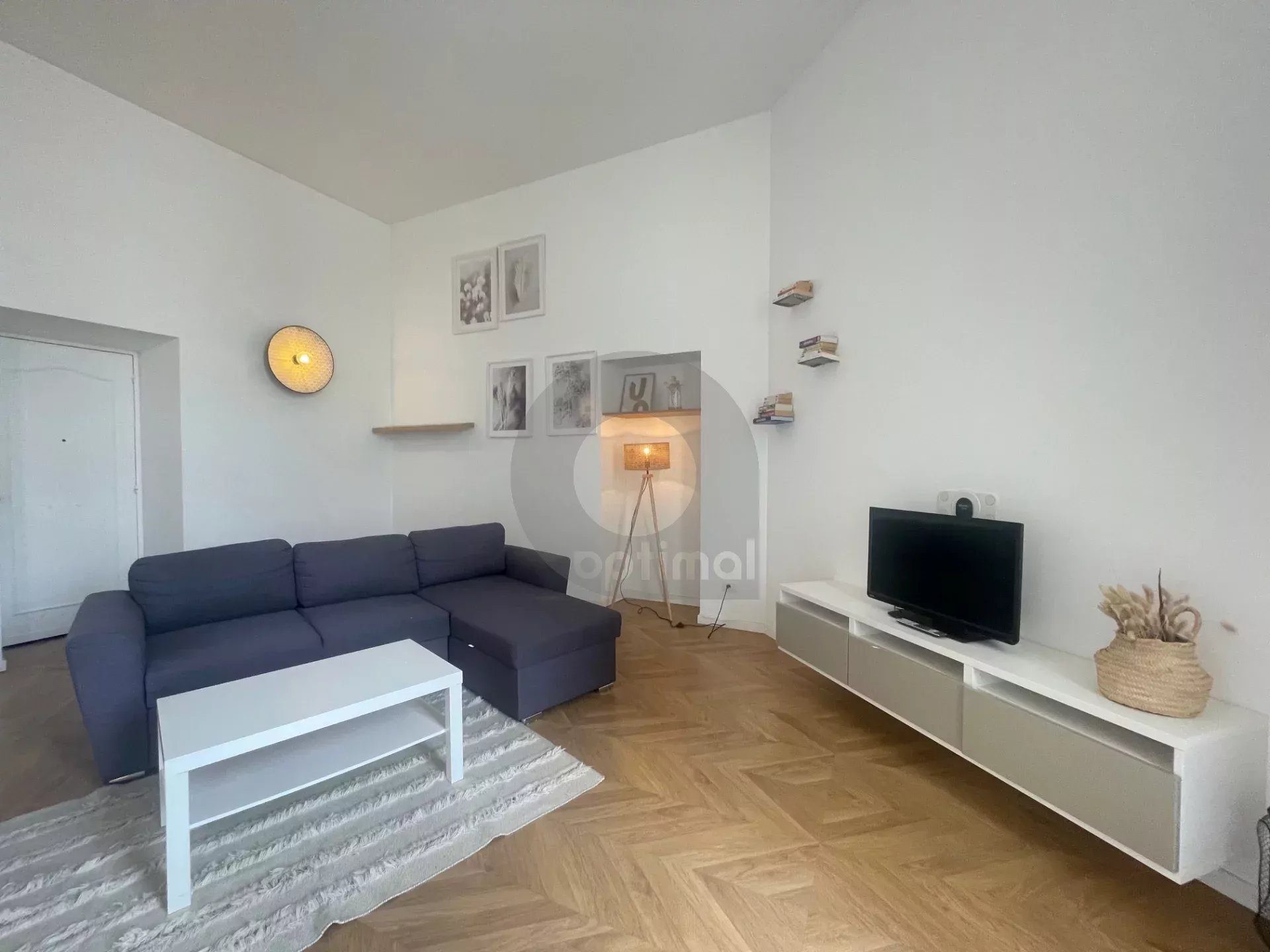 A louer : Appartement meublé esprit loft