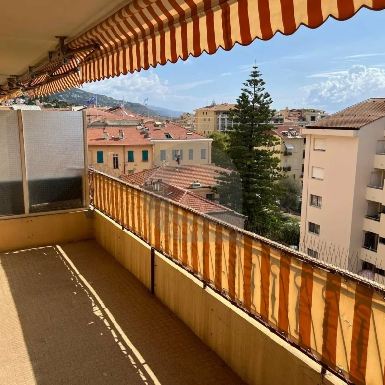 Beau STUDIO centre Menton
