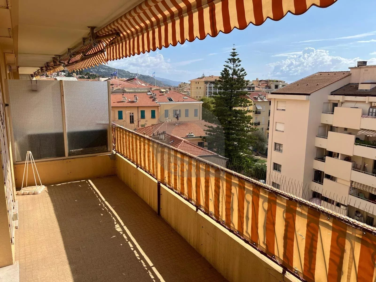 Beau STUDIO centre Menton