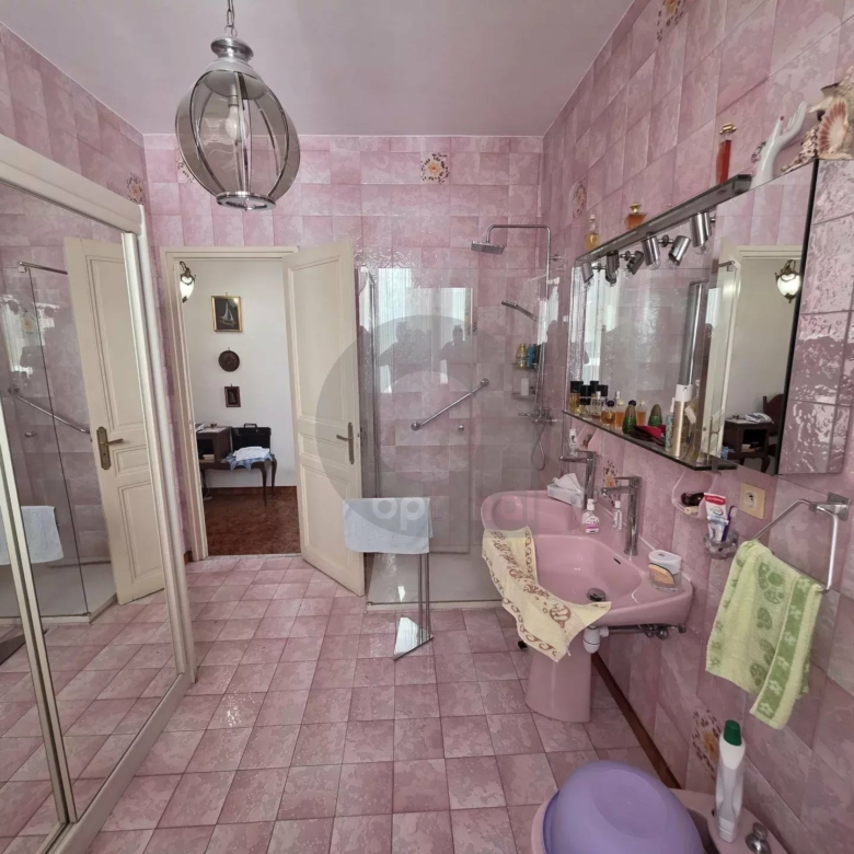 GRAND APPARTEMENT TROIS PIECES MENTON GARE ROUTIERE