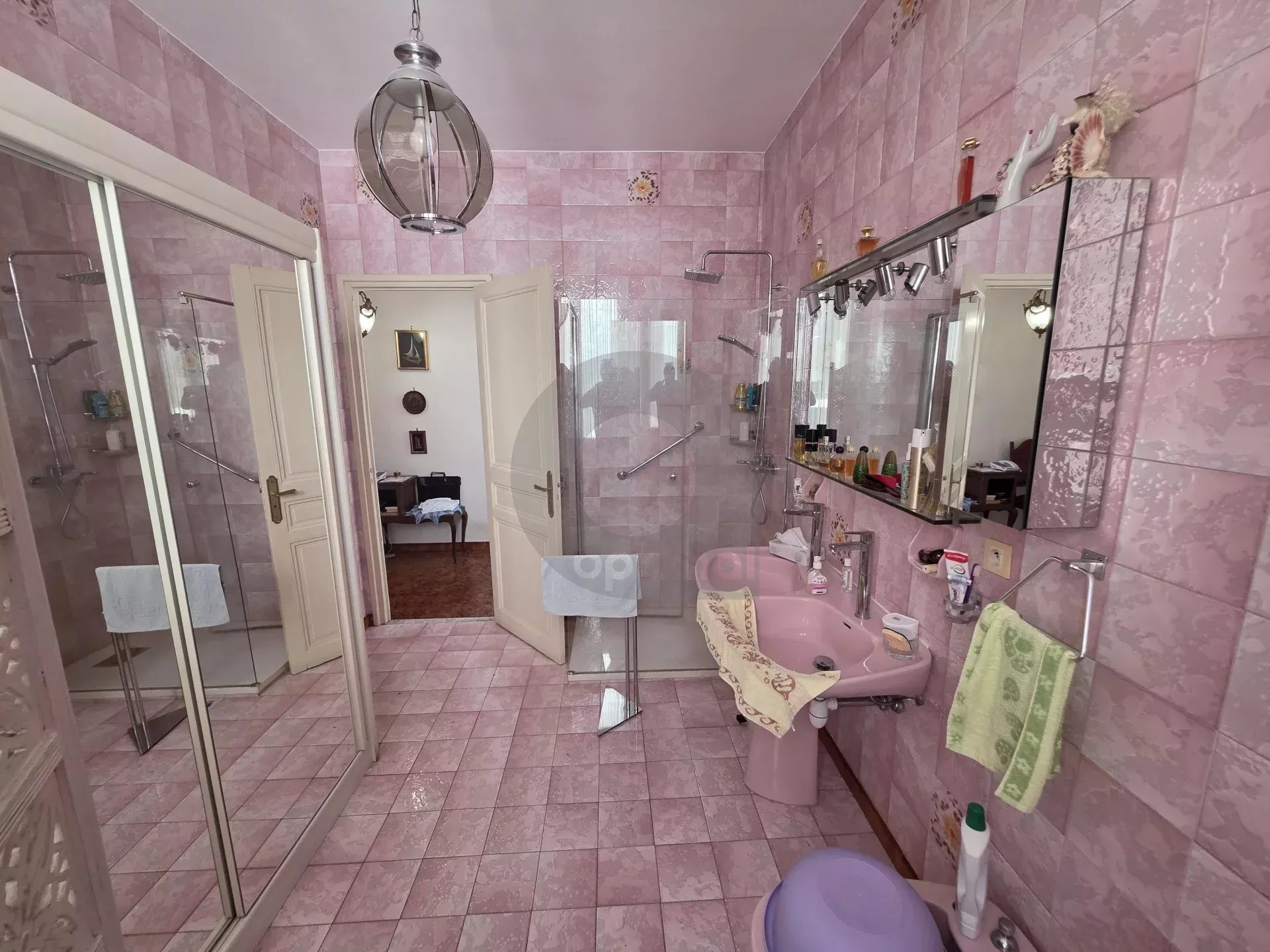 GRAND APPARTEMENT TROIS PIECES MENTON GARE ROUTIERE
