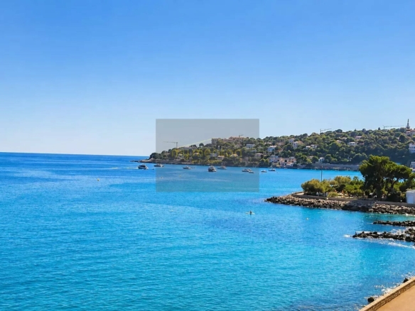 MENTON – MADONE | APPARTEMENT D’ANGLE FACE À LA MER