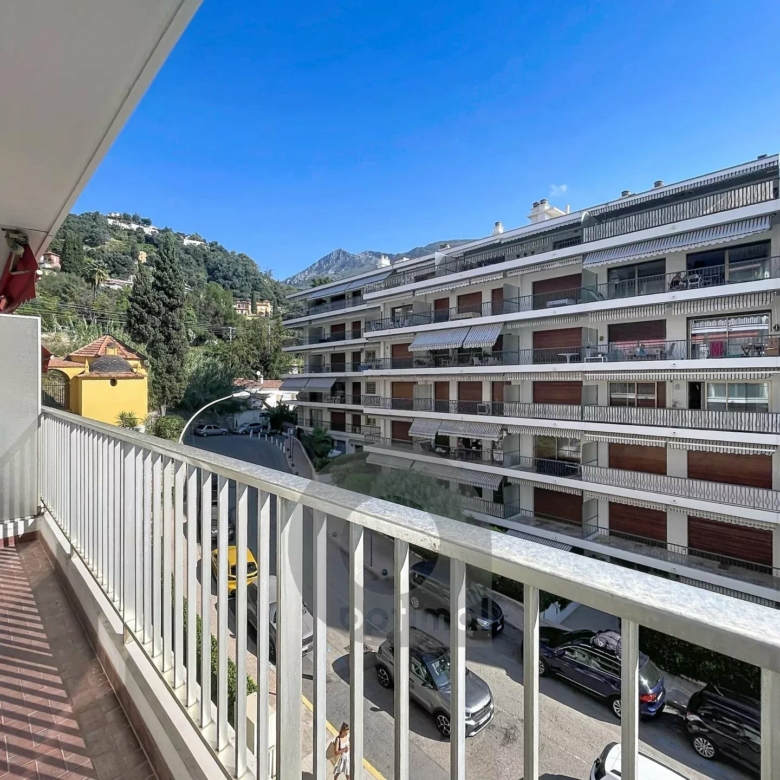 Menton Garavan – Résidence de grand standing – 2 pièces avec balcon – Vue latérale mer
