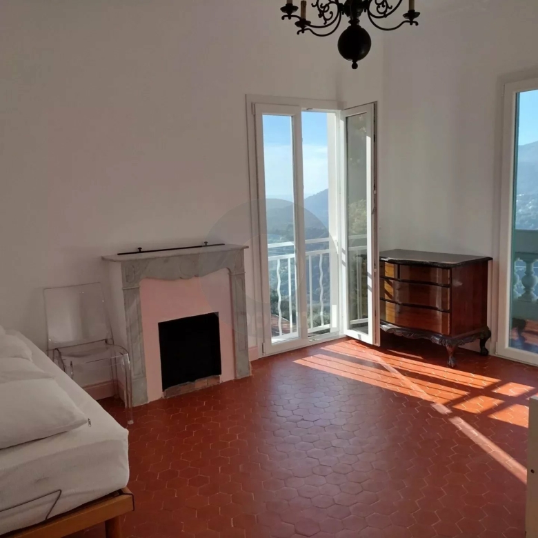 CASTELLAR : A LOUER 3P MEUBLE AVEC JARDIN