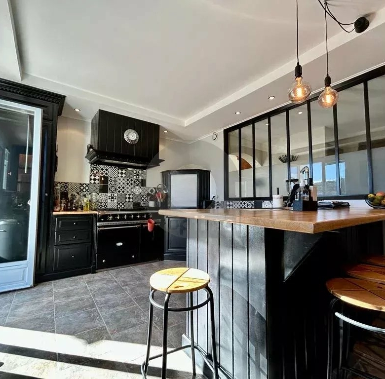 A VENDRE – LA TURBIE – MAISON DE CARACTERE 5P 170M2 – PISCINE POOLHOUSE JARDIN