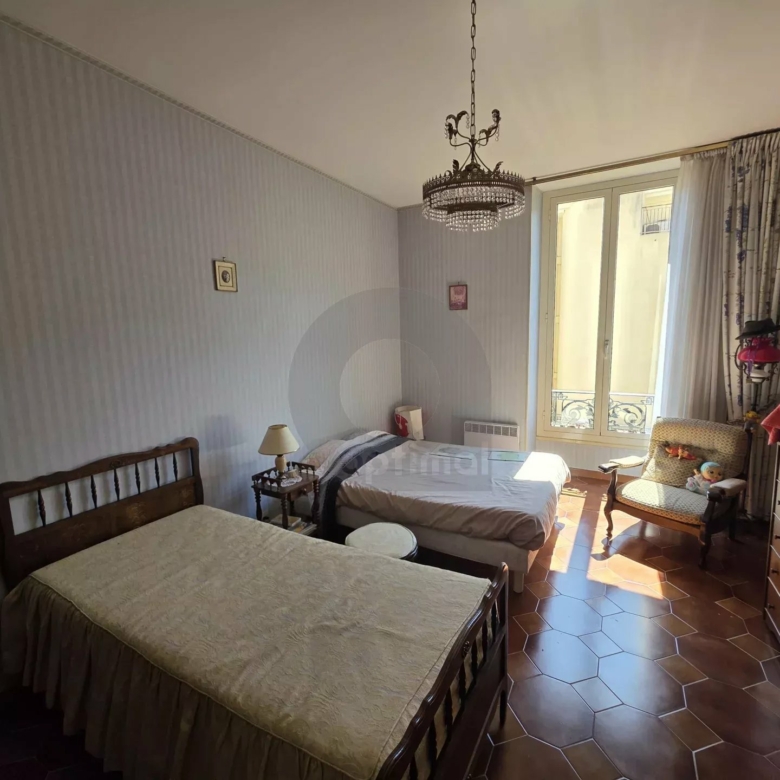 GRAND APPARTEMENT TROIS PIECES MENTON GARE ROUTIERE