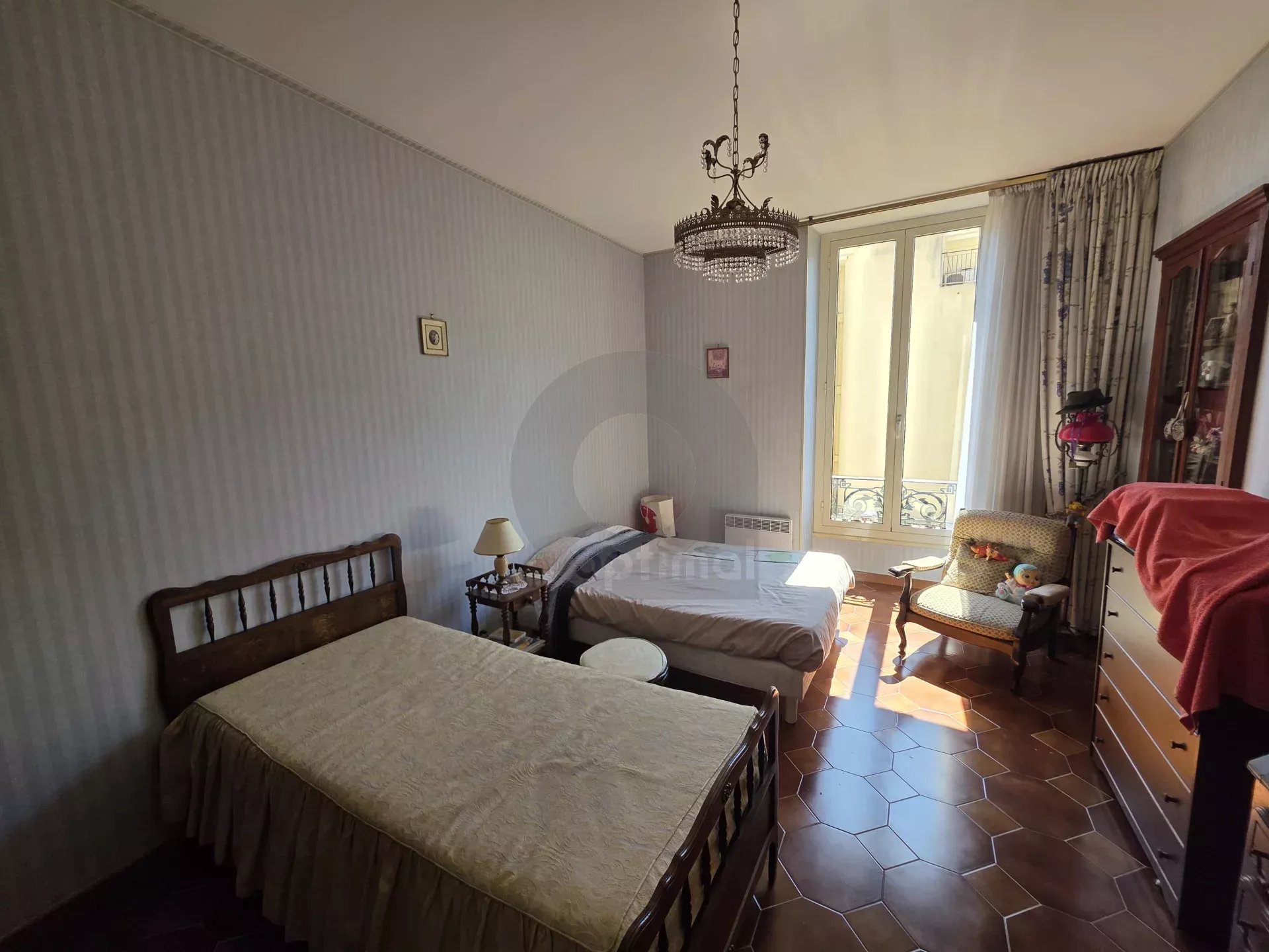 GRAND APPARTEMENT TROIS PIECES MENTON GARE ROUTIERE