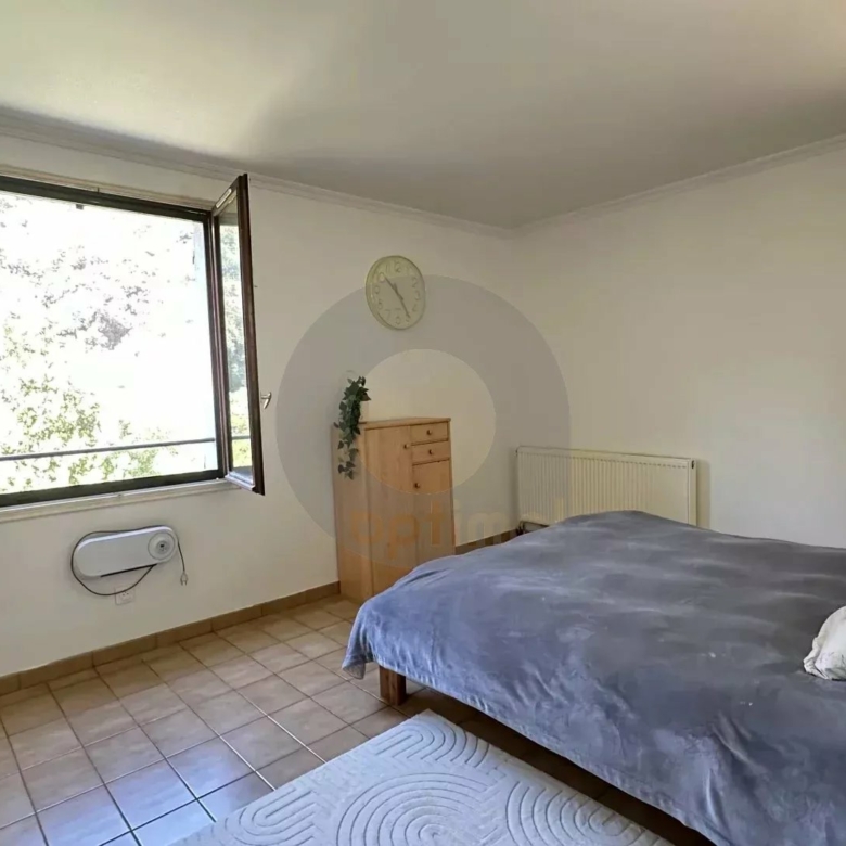 Menton – Cabrolles : Rare! Grande propriété avec magnifique terrain  – Vue dégagée – Accès direct