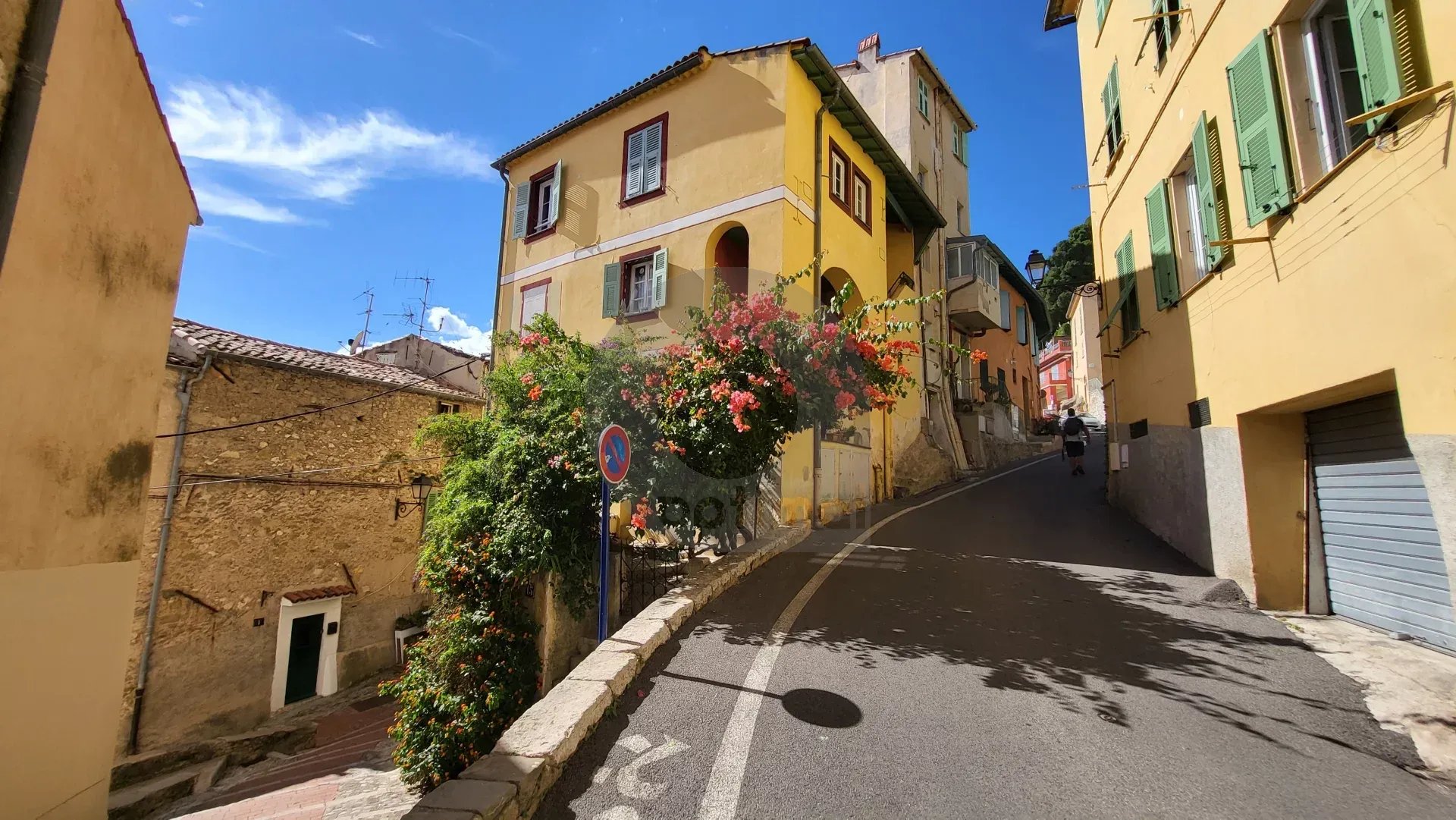 Menton vieille ville – 2 Pièces – Beaucoup de charme