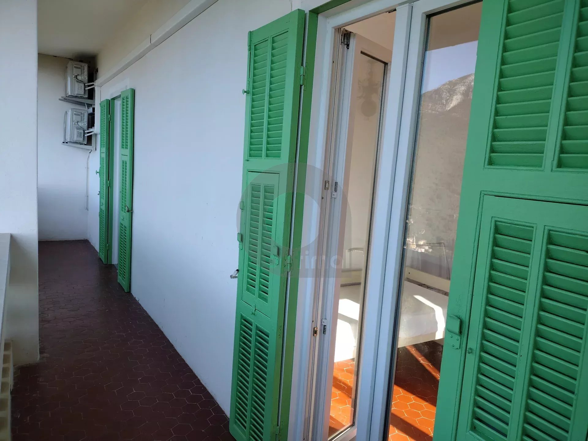 CASTELLAR : A LOUER 3P MEUBLE AVEC JARDIN