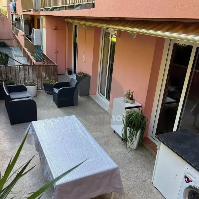 A VENDRE – MENTON CAREÏ – BEAU 3P AVEC CAVE EN BON ETAT TRAVERSANT BALCON TERRASSE ET JARDIN