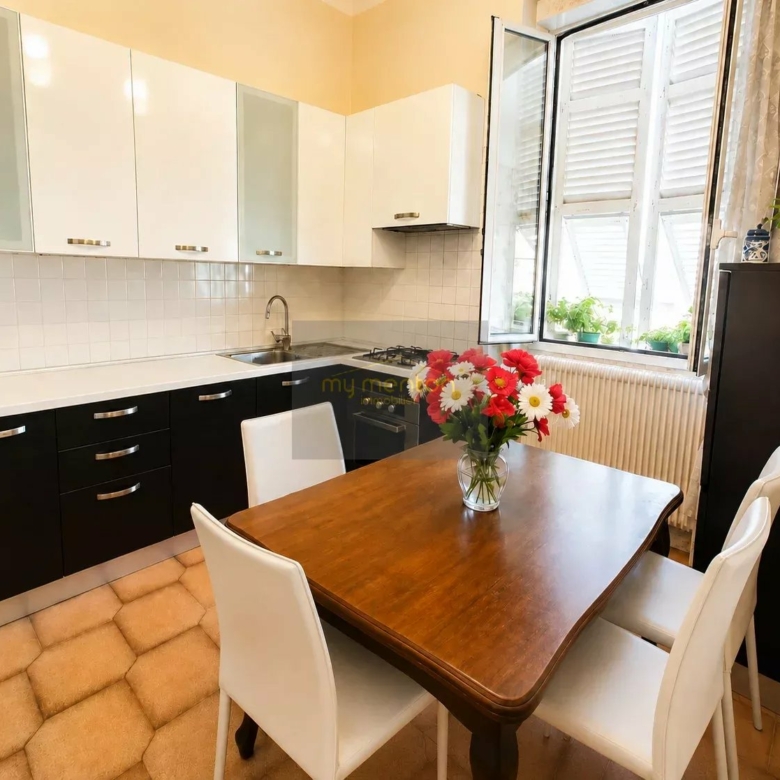 MENTON CENTRE ;  Appartement Bourgeois Front de mer