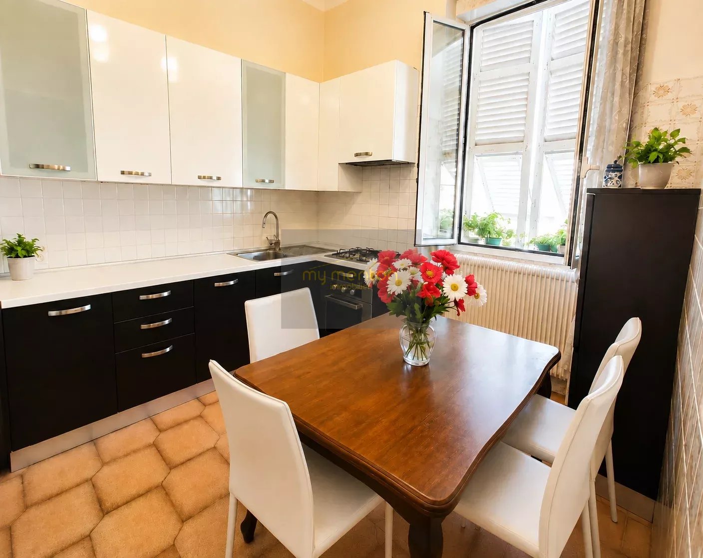 MENTON CENTRE ;  Appartement Bourgeois Front de mer