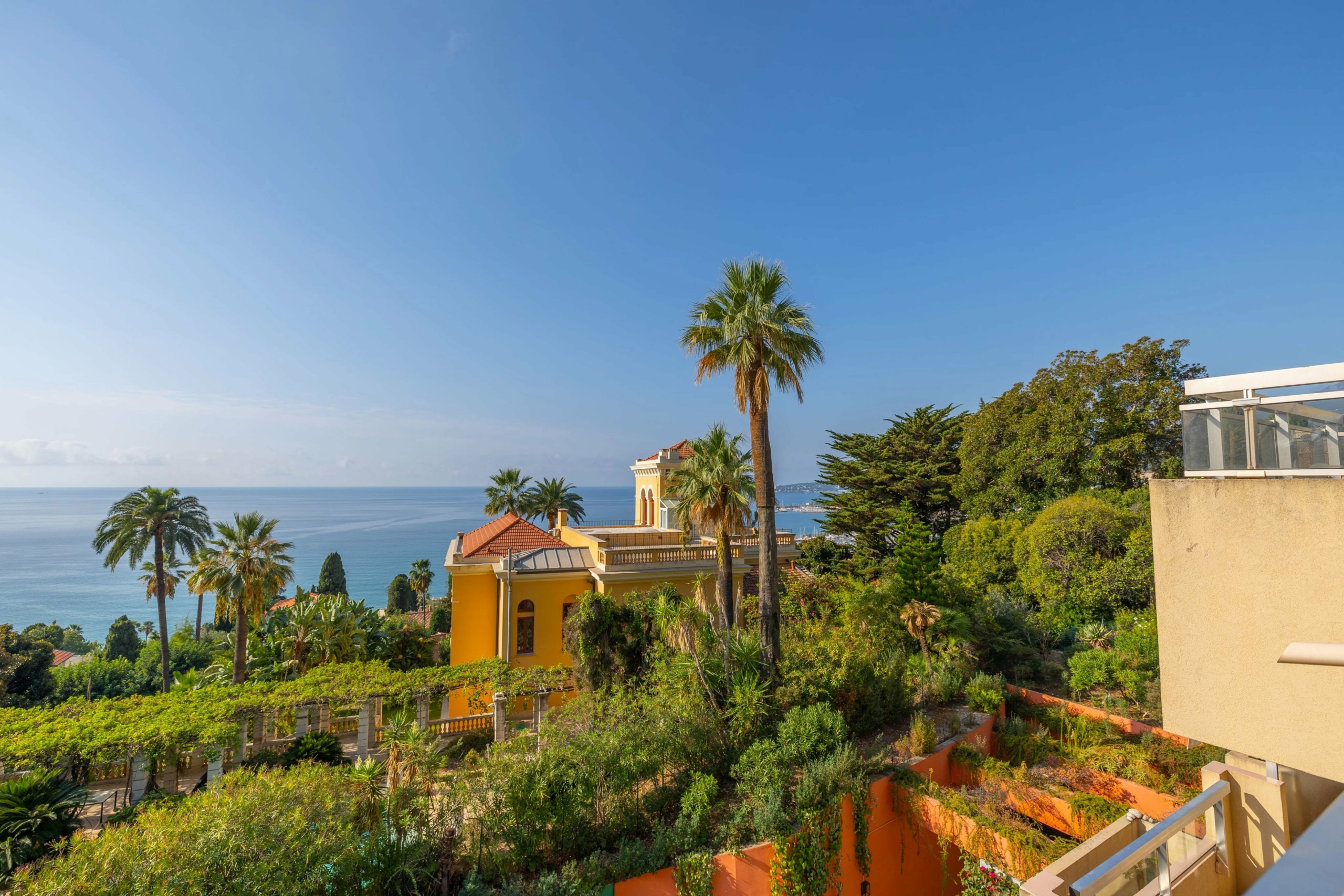 MENTON BOULEVARD DE GARAVAN – GRANDE TERRASSE