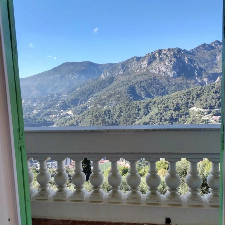 CASTELLAR : A LOUER 3P MEUBLE AVEC JARDIN