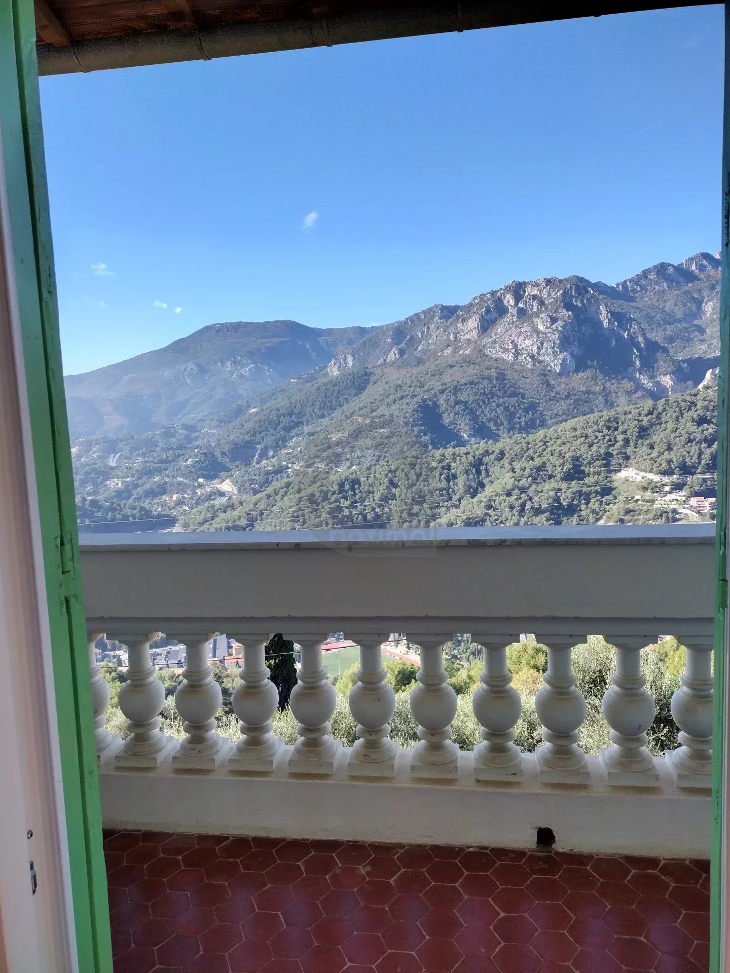 CASTELLAR : A LOUER 3P MEUBLE AVEC JARDIN