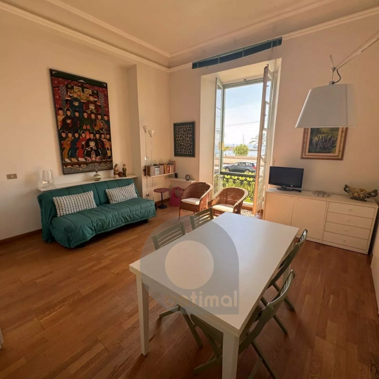 Appartement face à la mer à Menton