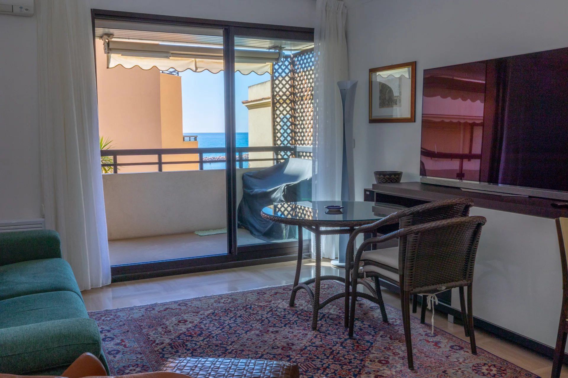 Menton Garavan calme apercue mer